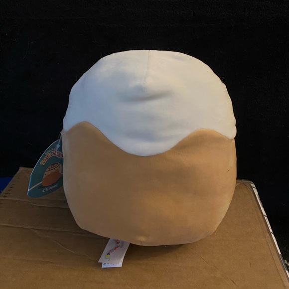 NWT 8” Chanel the cinnamon bun Squishmallow - Picture 5 of 5